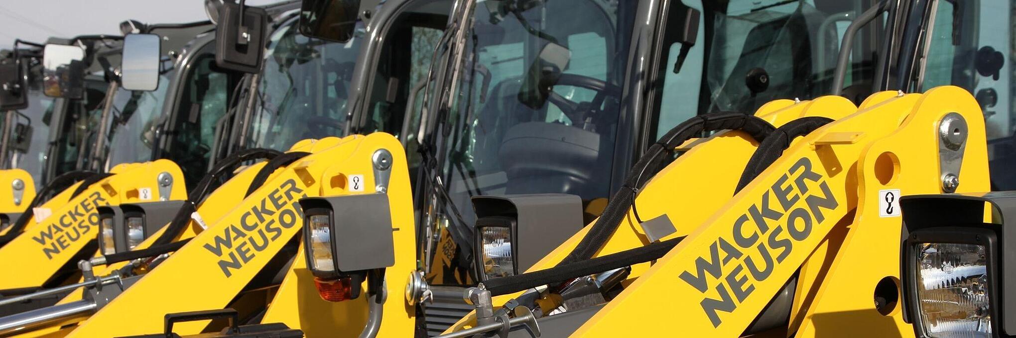 瓦克纽森轮式装载机。