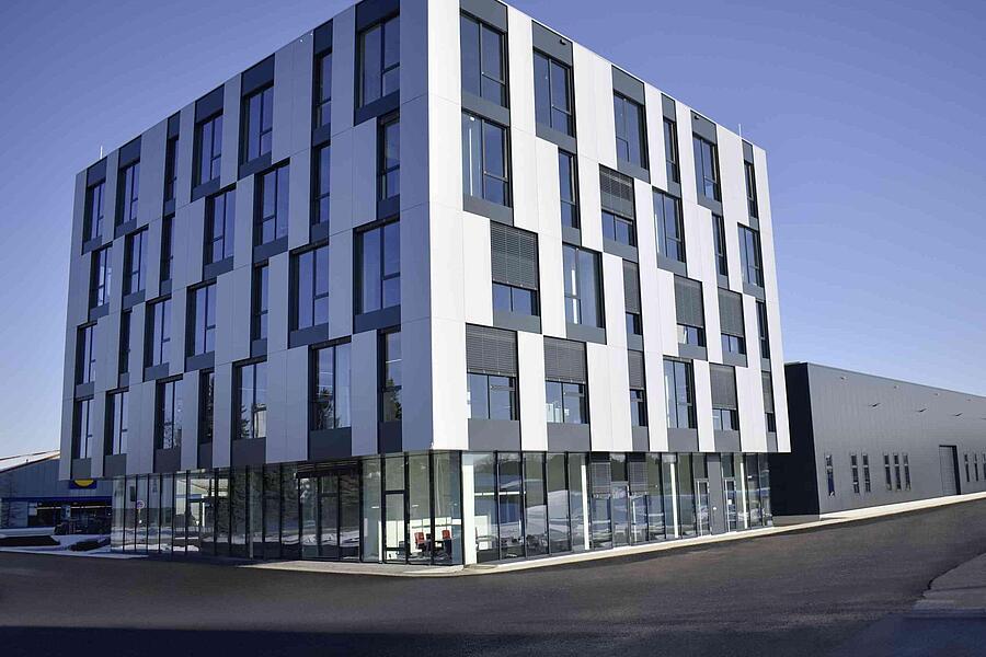 瓦克纽森大楼位于Reichertshofen。