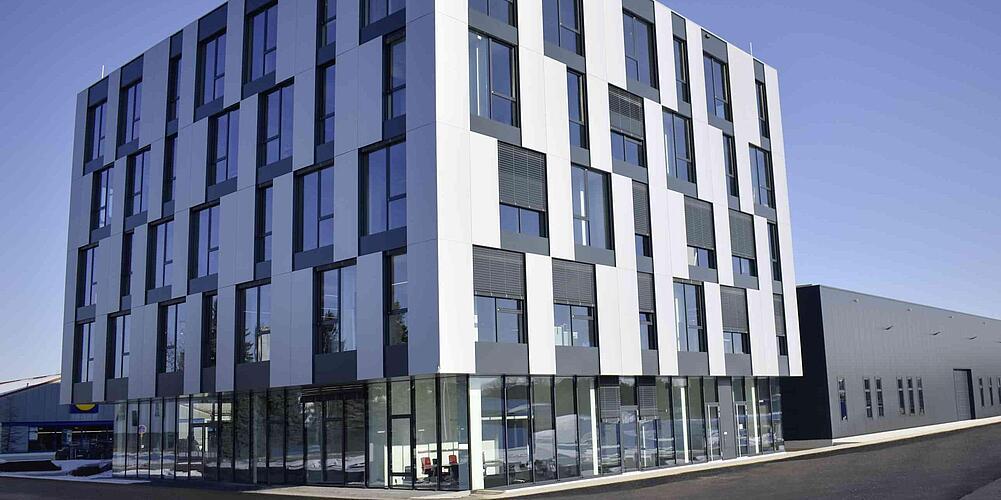 瓦克纽森大楼位于Reichertshofen。