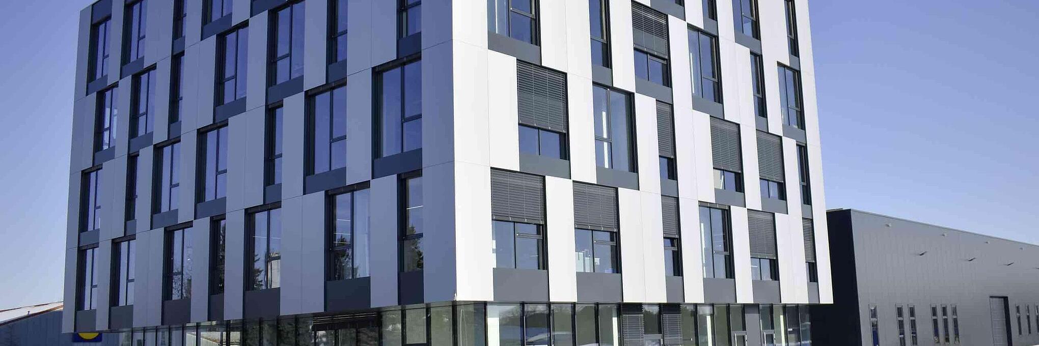 瓦克纽森大楼位于Reichertshofen。